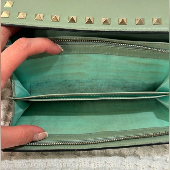 Valentino Garavani rockstud wristlet wallet green tea sorbet - Picture 8 of 10